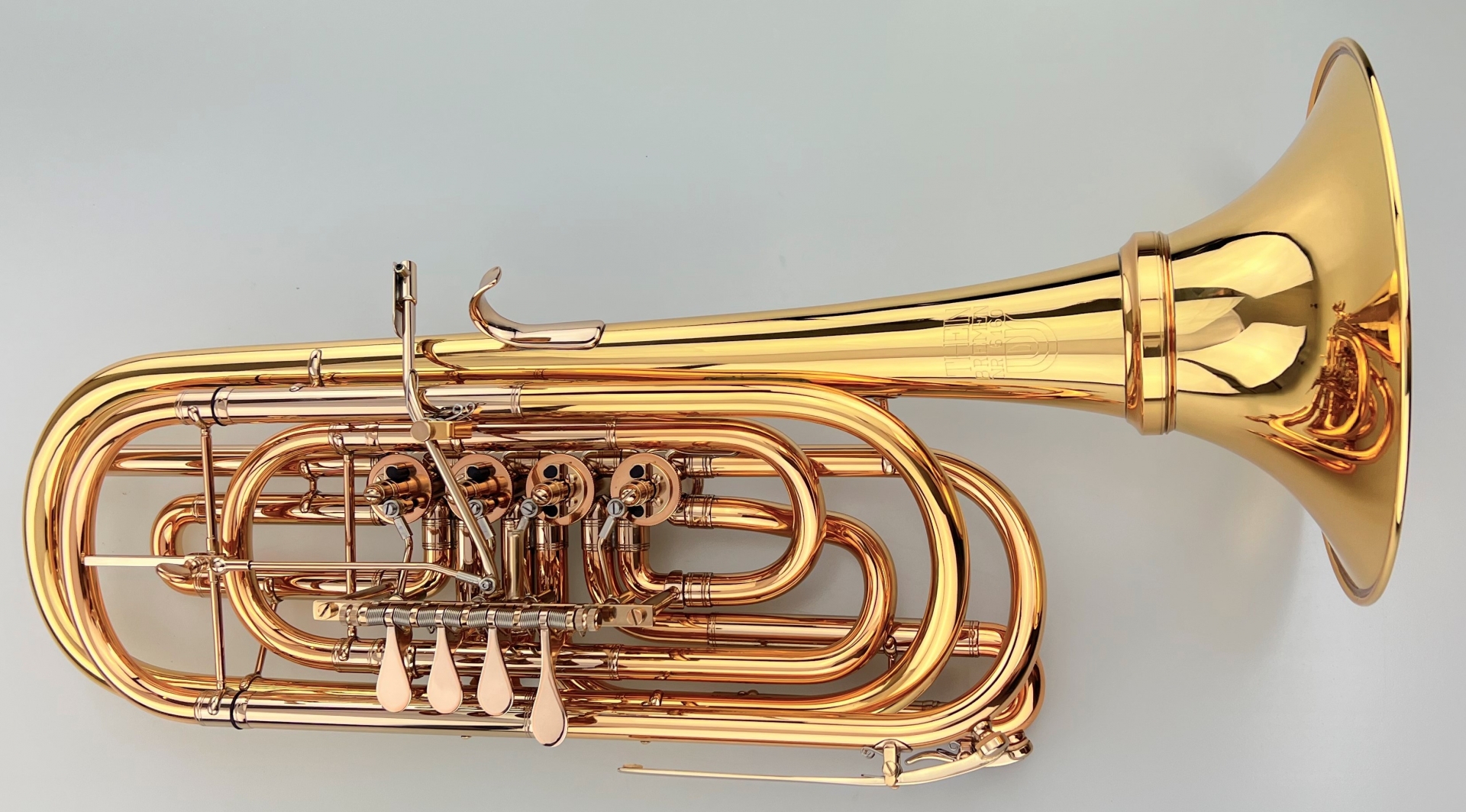Бас труба звук. Bass Trumpet. Музыкальный инструмент "труба". Бас труба. Труба бас б1.